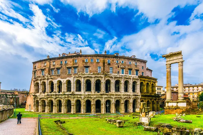سالن تئاتر مارسلوس در روم باستان 74812546