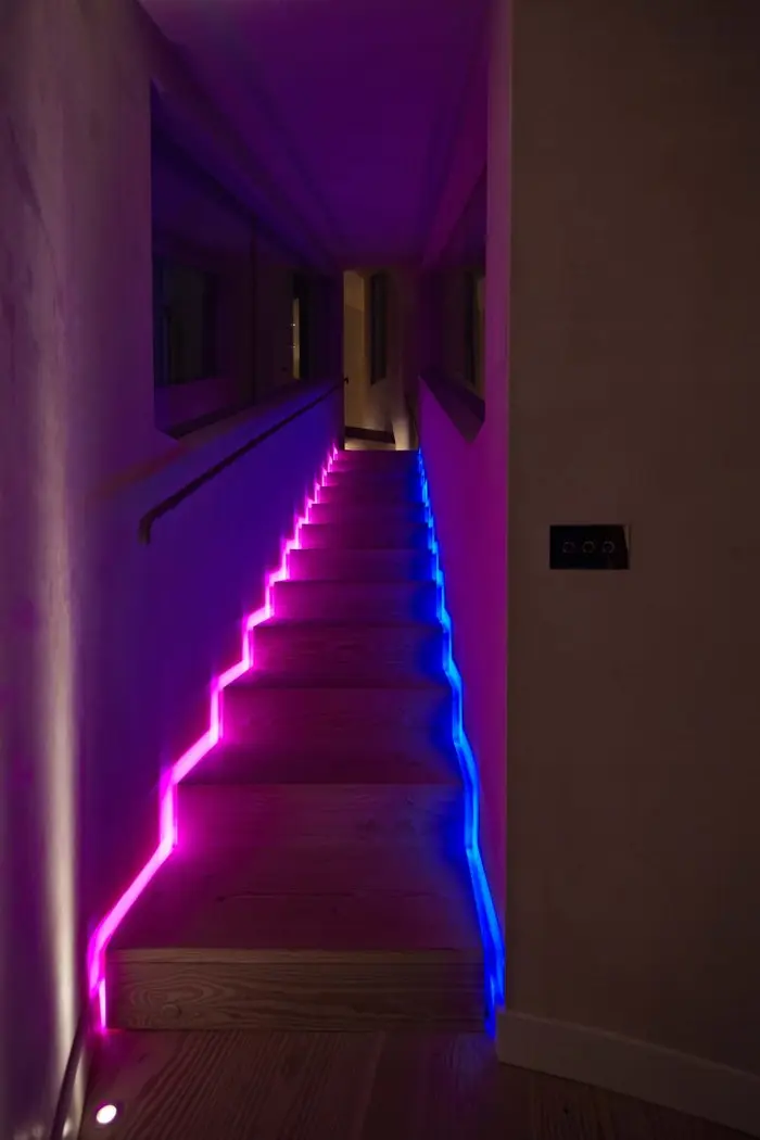 نورپردازی راه پله با نور رنگی 2132225555